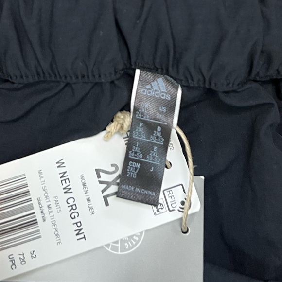 NWT Adidas Women’s Belted Waist Cargo Pants in Black - Picture 10 of 10
